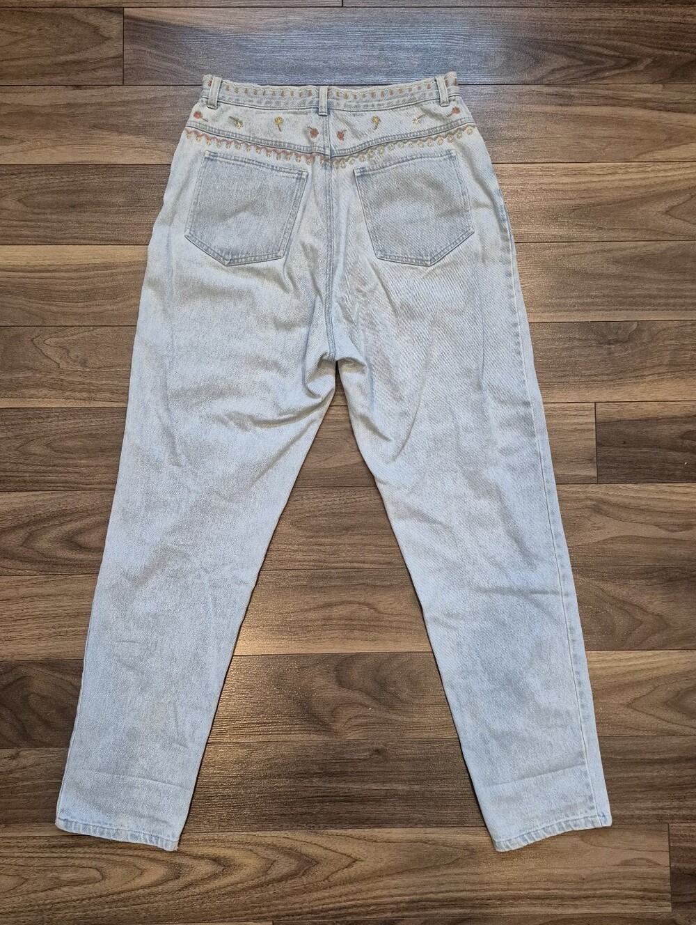 CAMBRIDGE COUNTRY STORE DRY GOODS Embroidered Jeans - Picture 3 of 8